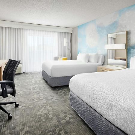 Courtyard By Marriott Concord Hotel Екстериор снимка