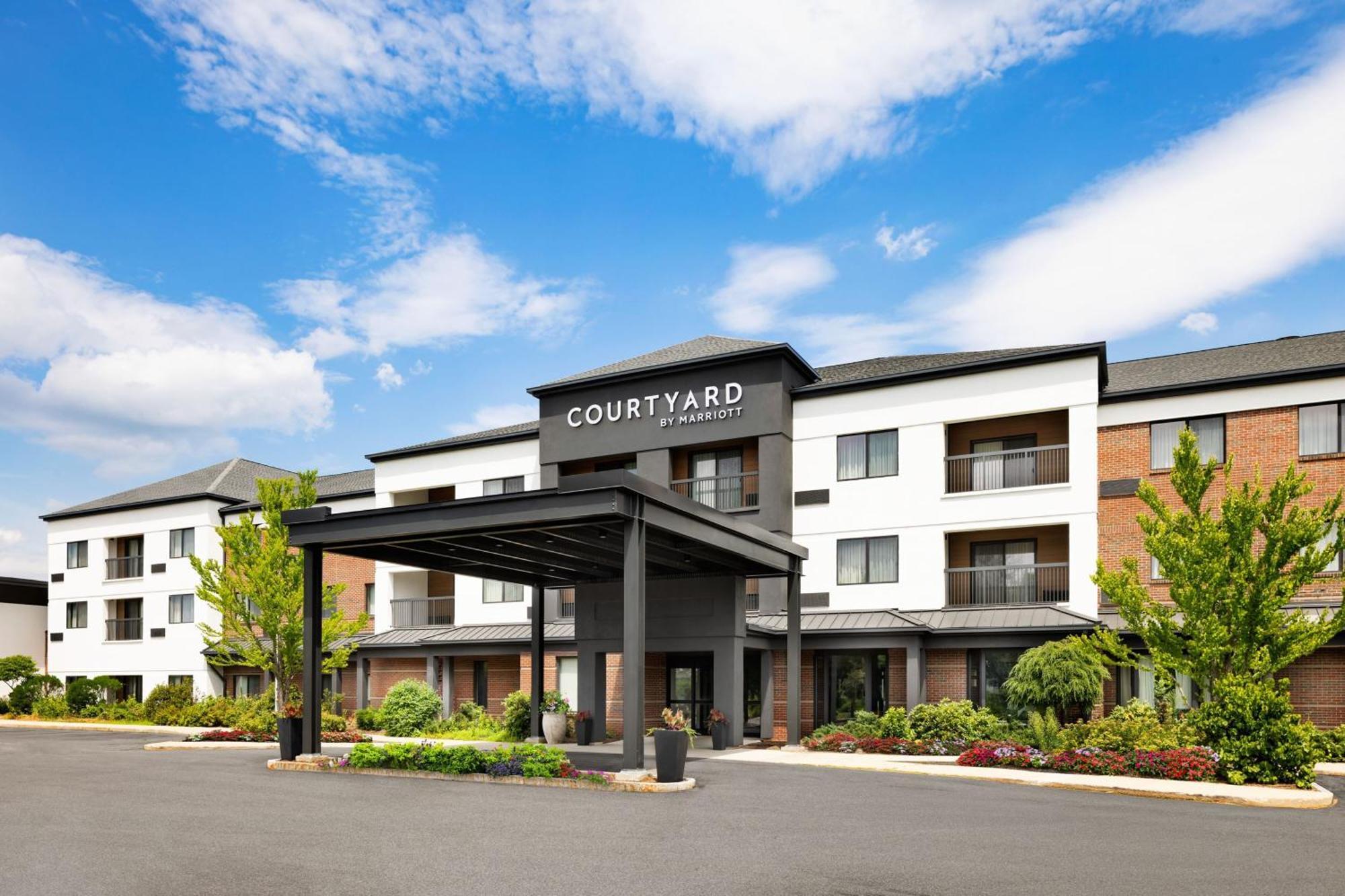 Courtyard By Marriott Concord Hotel Екстериор снимка