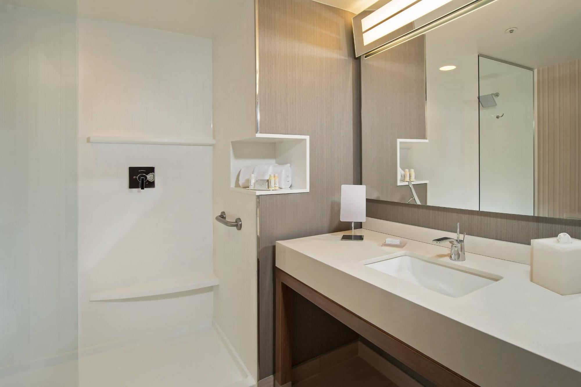 Courtyard By Marriott Concord Hotel Екстериор снимка