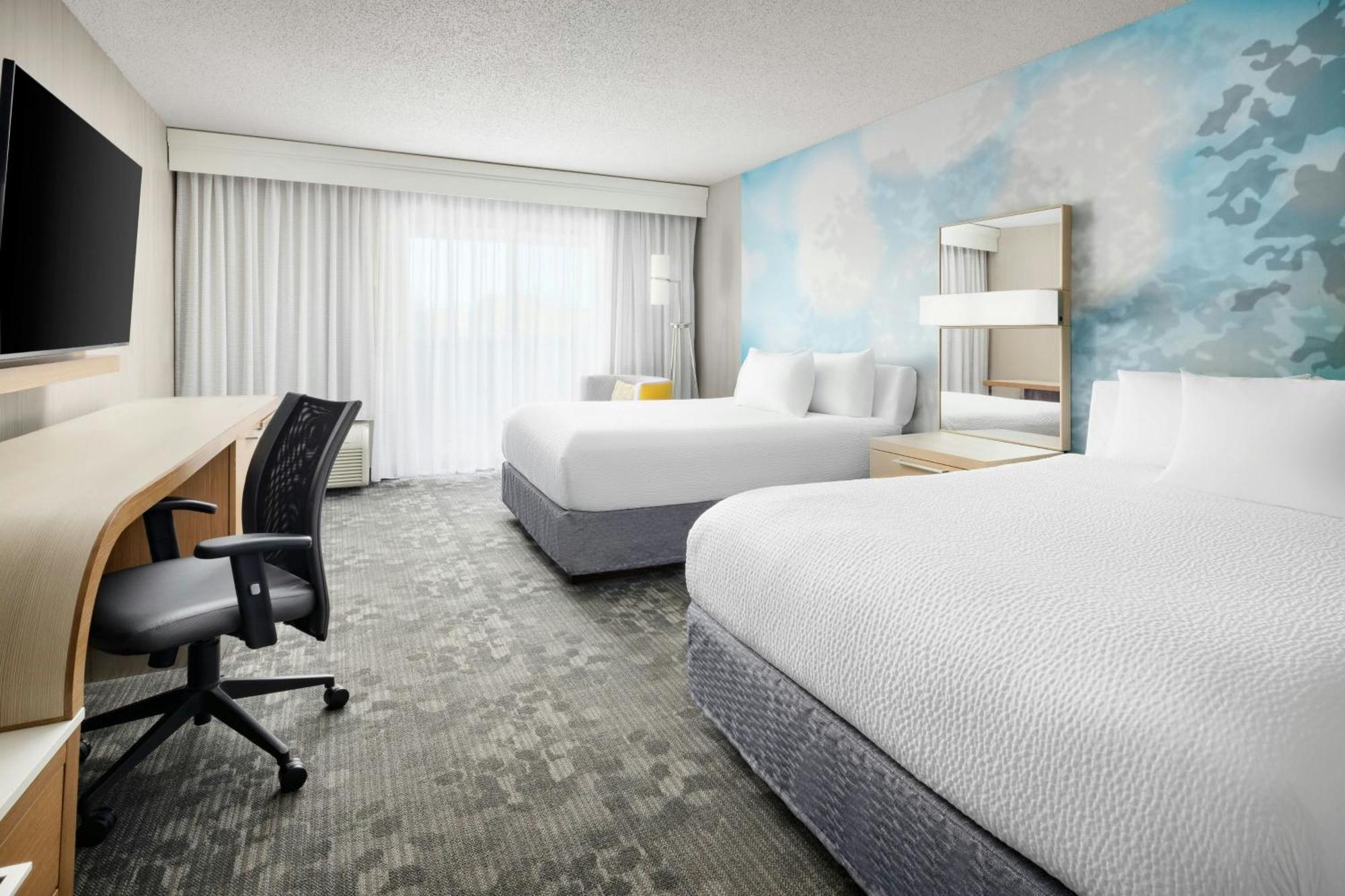 Courtyard By Marriott Concord Hotel Екстериор снимка
